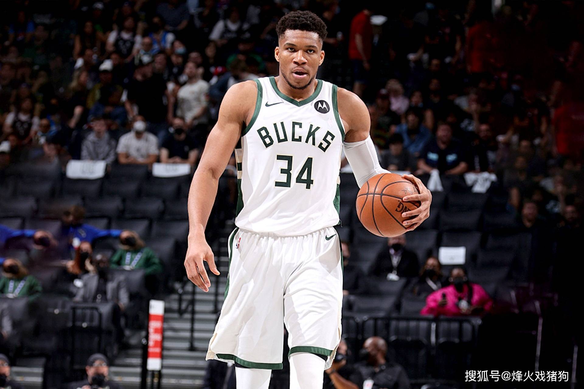 包含雄鹿翻盘雄鹿B队,萨姆·米切尔惊艳世界的词条 包含雄鹿翻盘雄鹿B队,萨姆·米切尔惊艳世界的词条