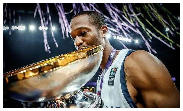 欧洲篮球联赛新赛季佳绩频现