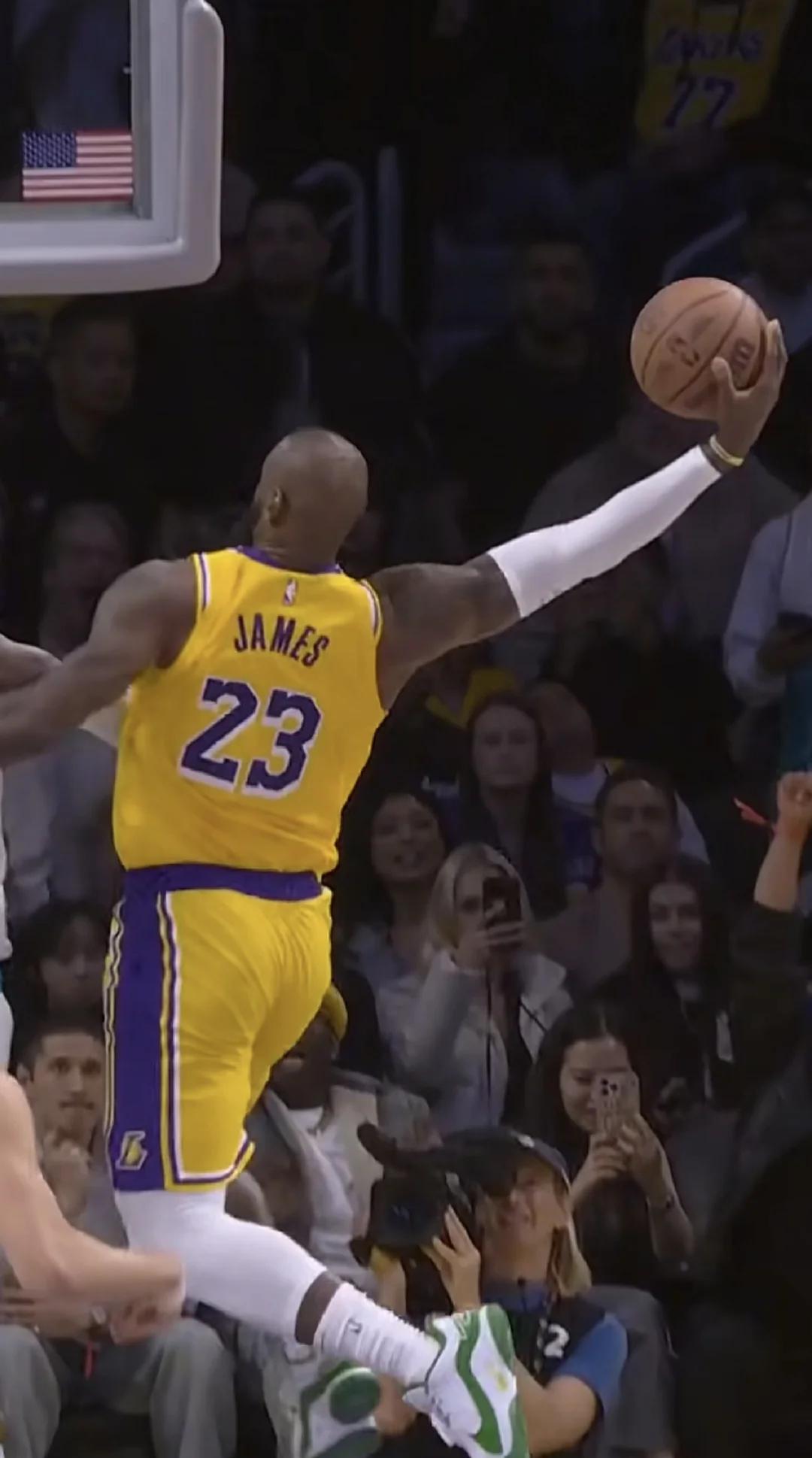 湖人小将因伤缺席训练,状态成谜的简单介绍