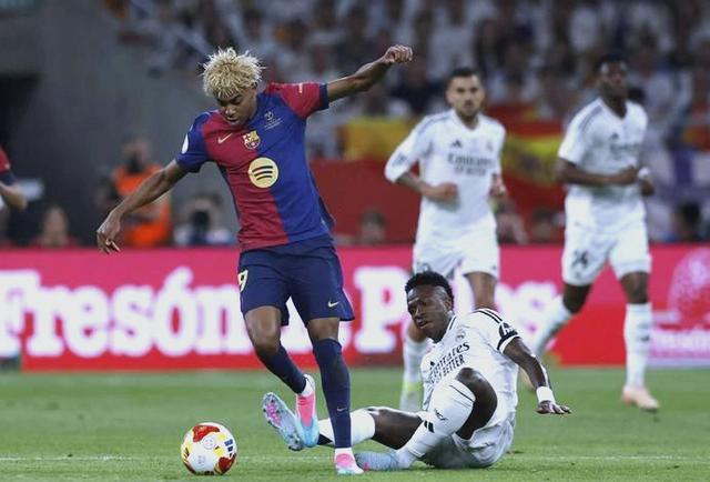 堪称经典的巴塞罗那德比即将上演 堪称经典的巴塞罗那德比即将上演