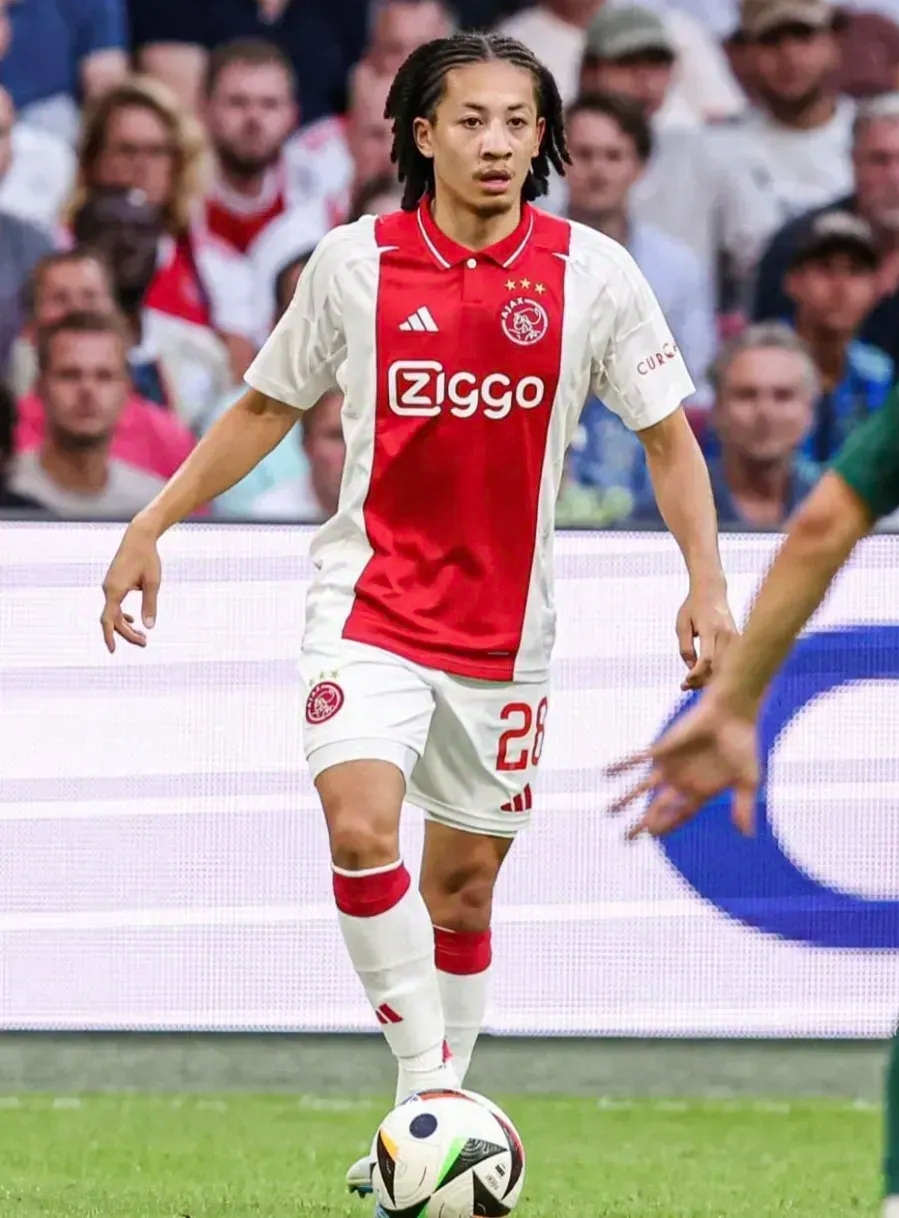 阿贾克斯小将表现亮眼，或成国家队球员的简单介绍