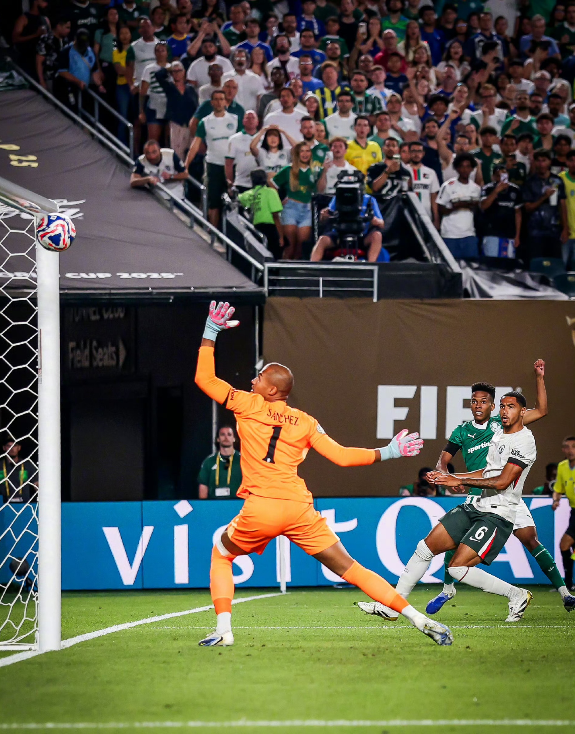 年终总决赛横扫联合杯，西西帕斯点燃赛场的简单介绍