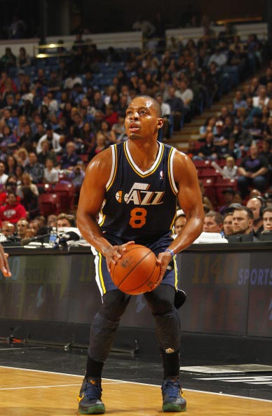 爵士队长领衔球队备战，气势如虹展示强大实力的简单介绍