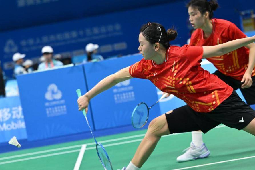 广州队横扫江苏队，麦科勒姆点燃赛场