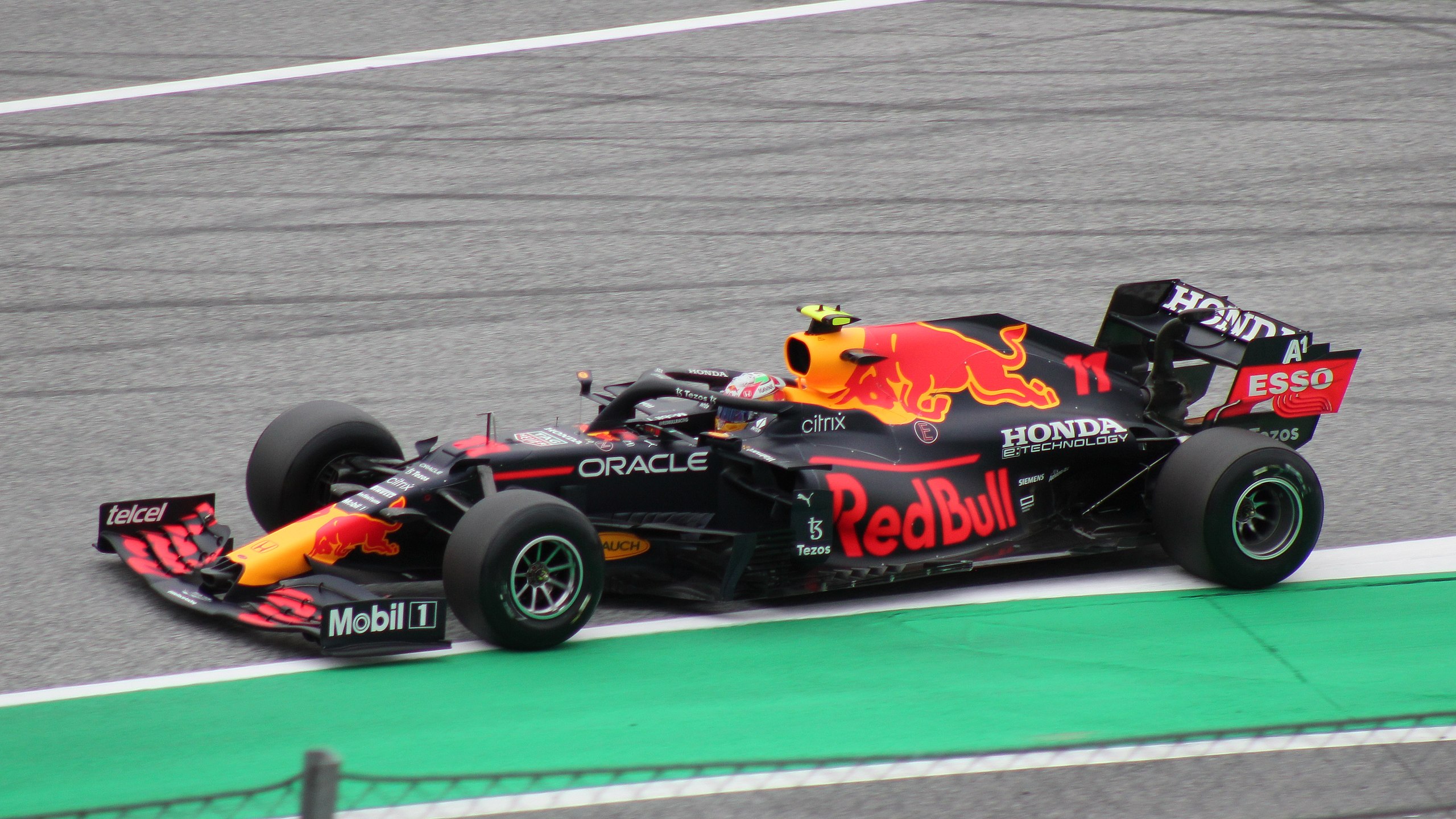 关于红牛二队翻盘威廉姆斯，佩雷兹关键制胜的信息