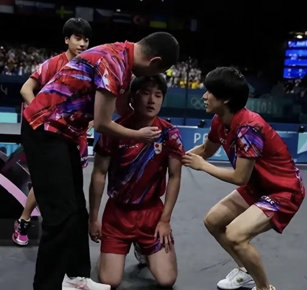 法国队横扫德国队，张本智和点燃赛场