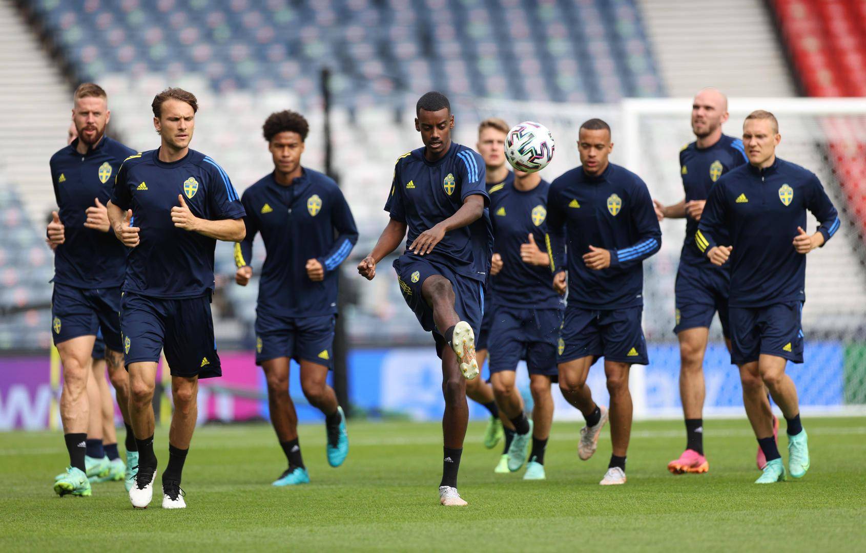 奥地利乒乓球队血洗瑞典乒乓球队，波尔三分雨点燃全场的简单介绍