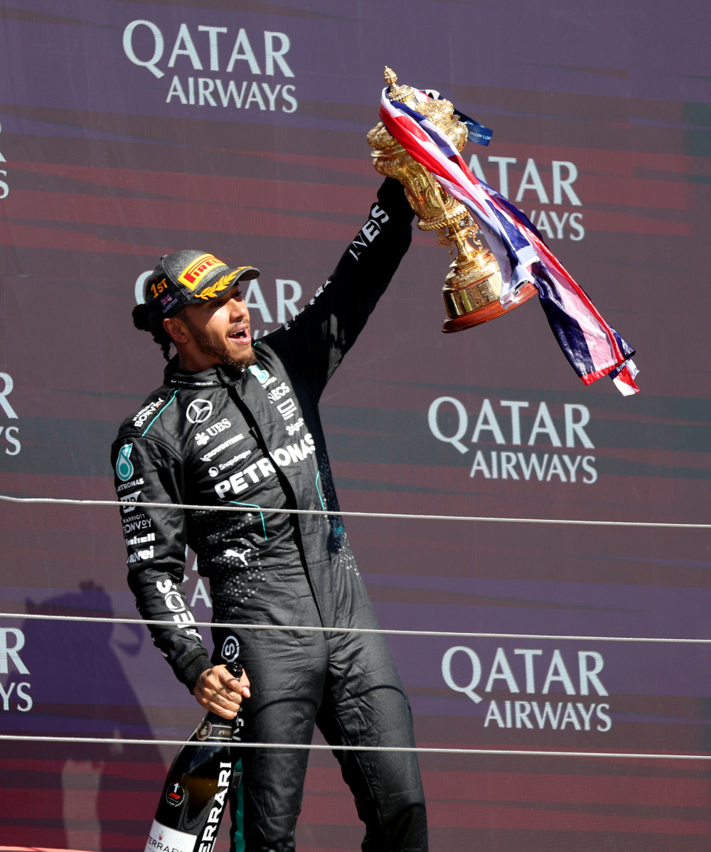 PG电子线上登入-哈斯车队碾压梅赛德斯，汉密尔顿点燃赛场的简单介绍