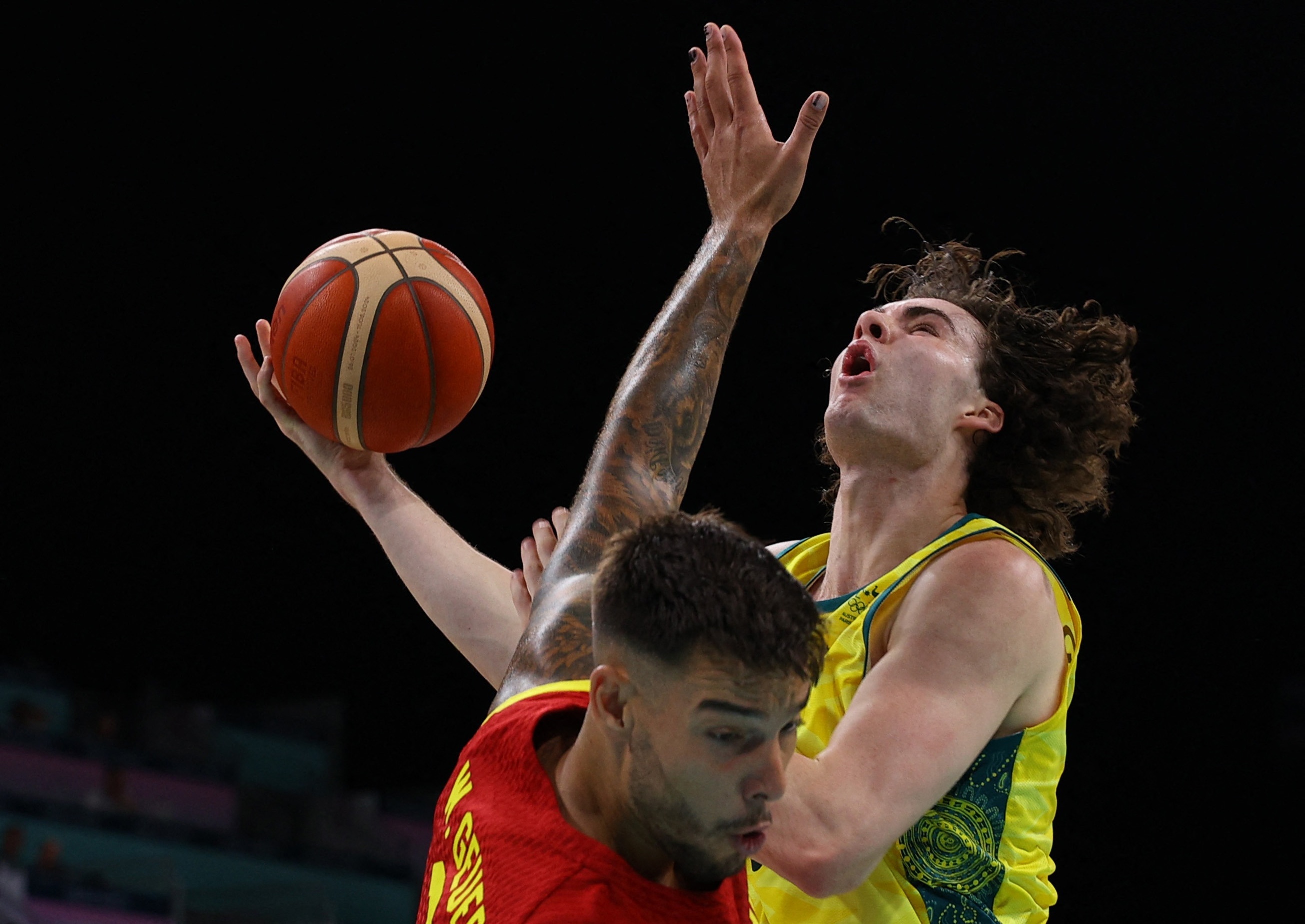 包含澳大利亚男篮绝地反击希腊男篮，保罗高光表现的词条