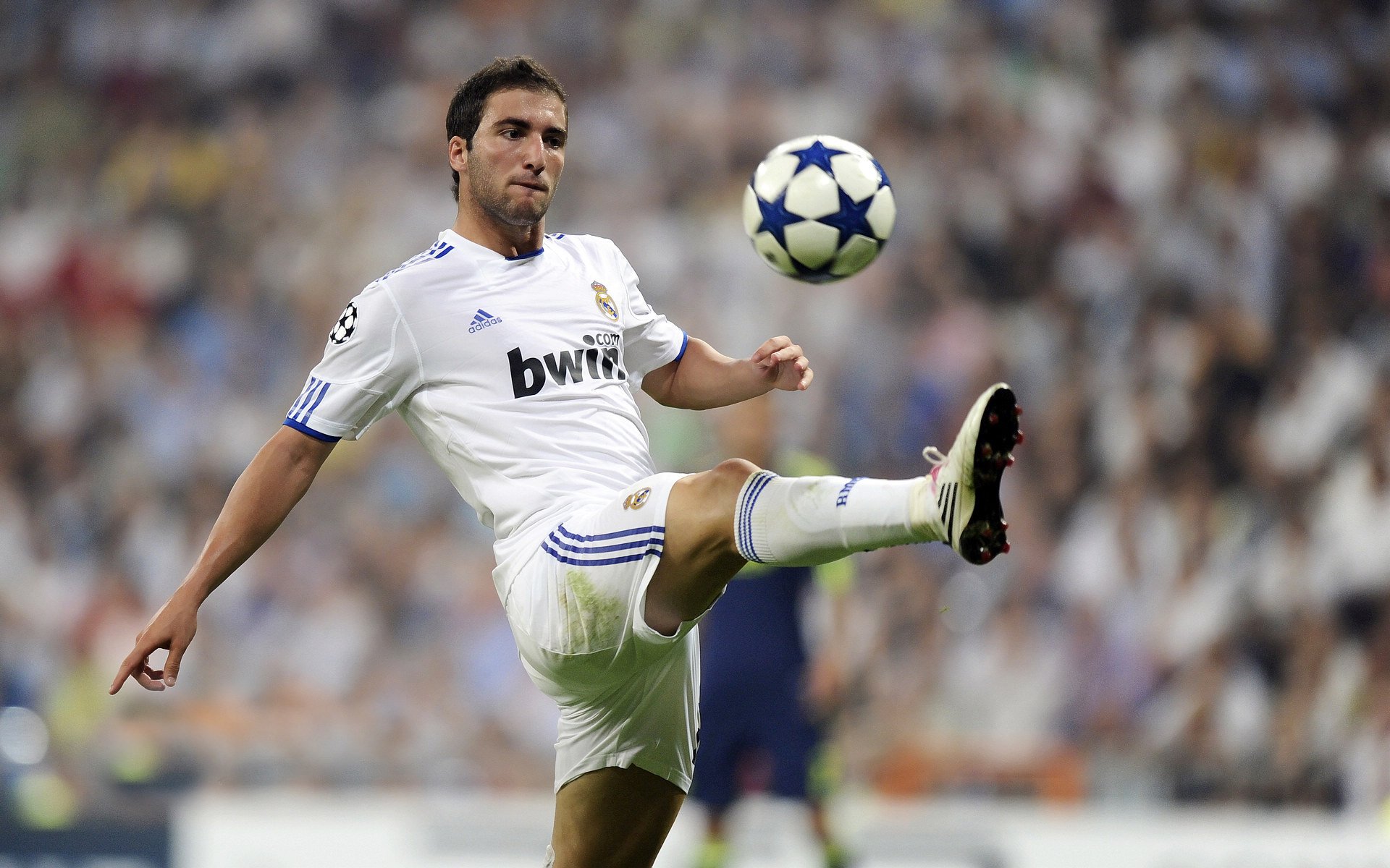 奥纳纳神扑锁定胜局，尼日利亚力克牙买加提前晋级