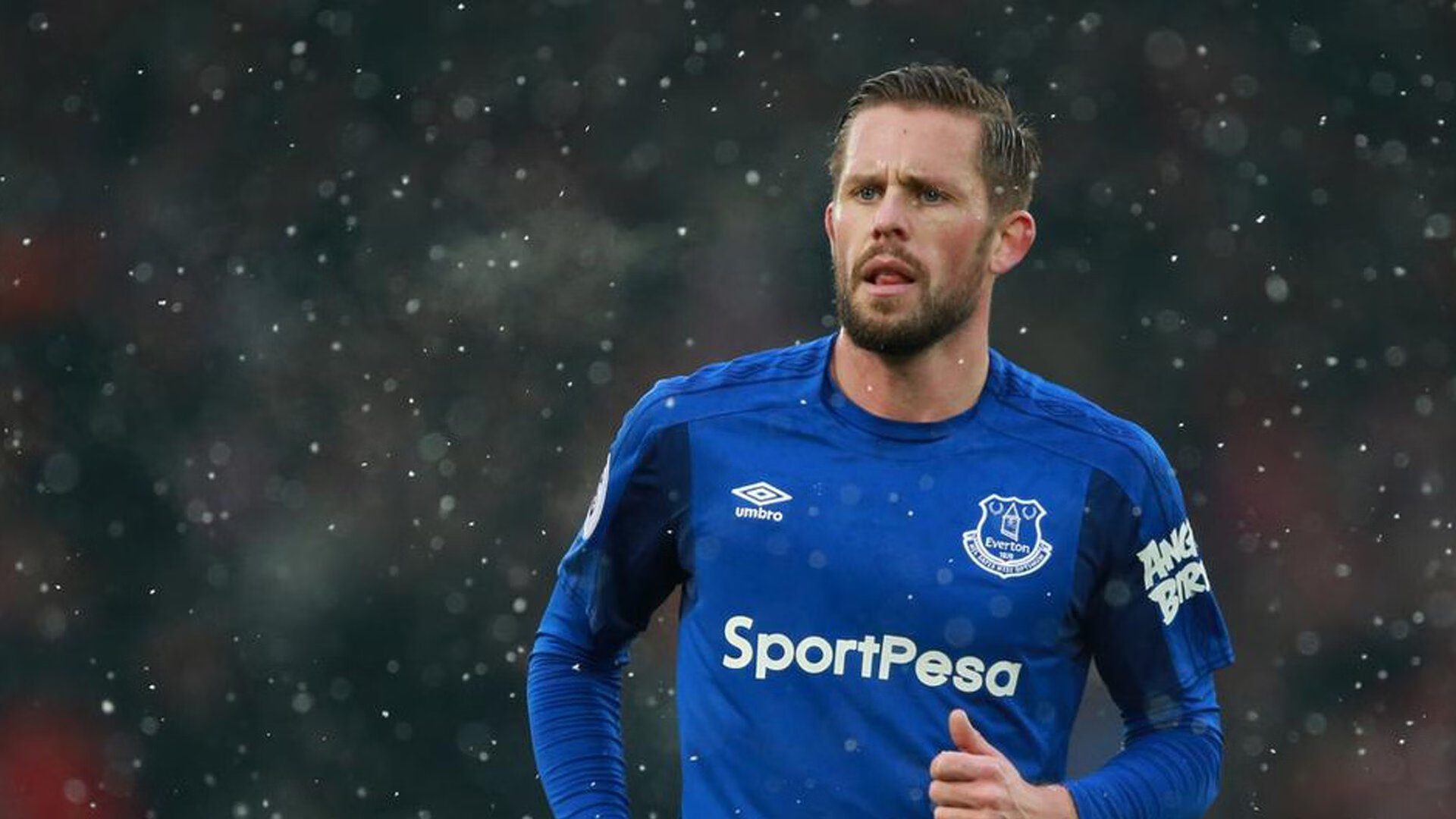 米切尔关键制胜，开拓者全面压制广厦队